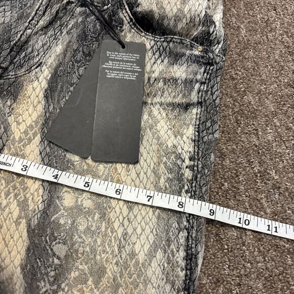 NWT GUESS MID-RISE CURVE X JEANS WITH PYTHON PRINT Size 27 $158 - Picture 6 of 12